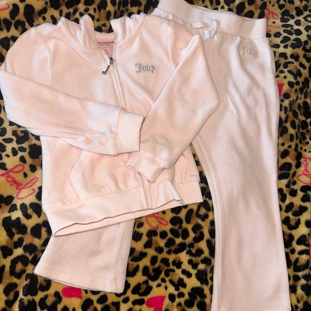 NWOT Juicy Couture Little Girls Light Pink Velour Tracksuit 3T